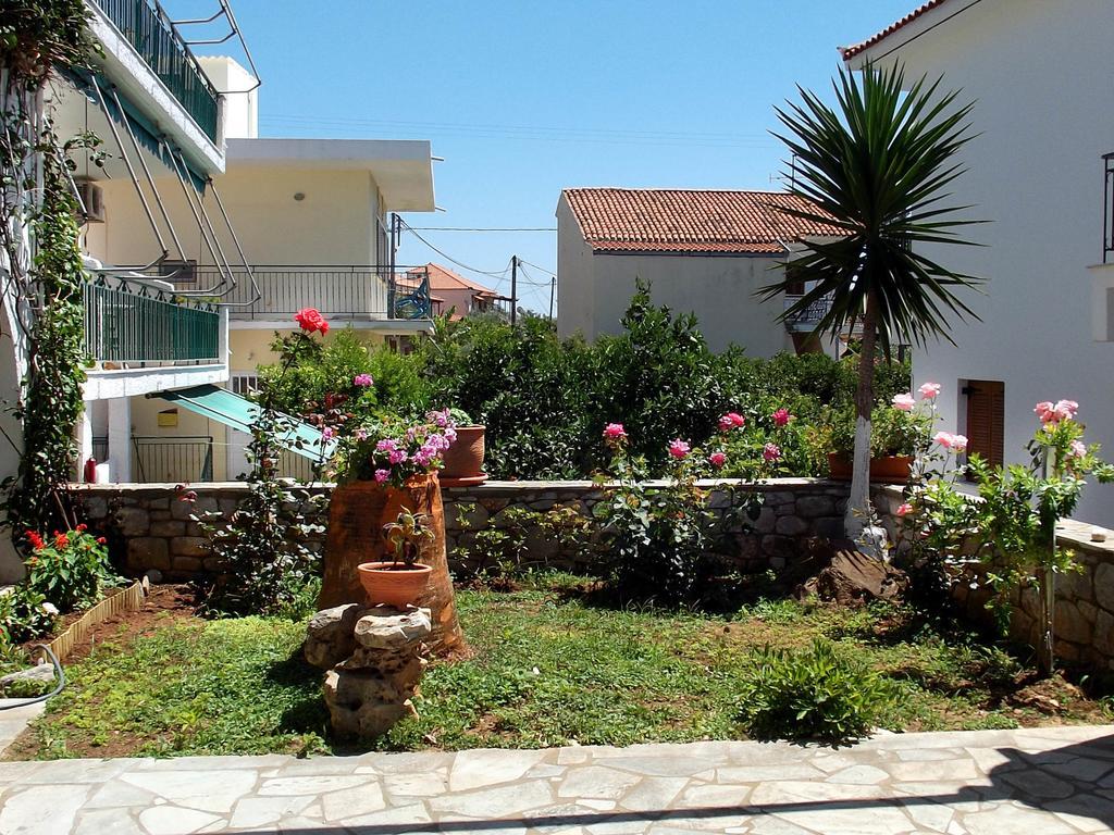 Maistreli Hotel Apartments Stoúpa Zewnętrze zdjęcie